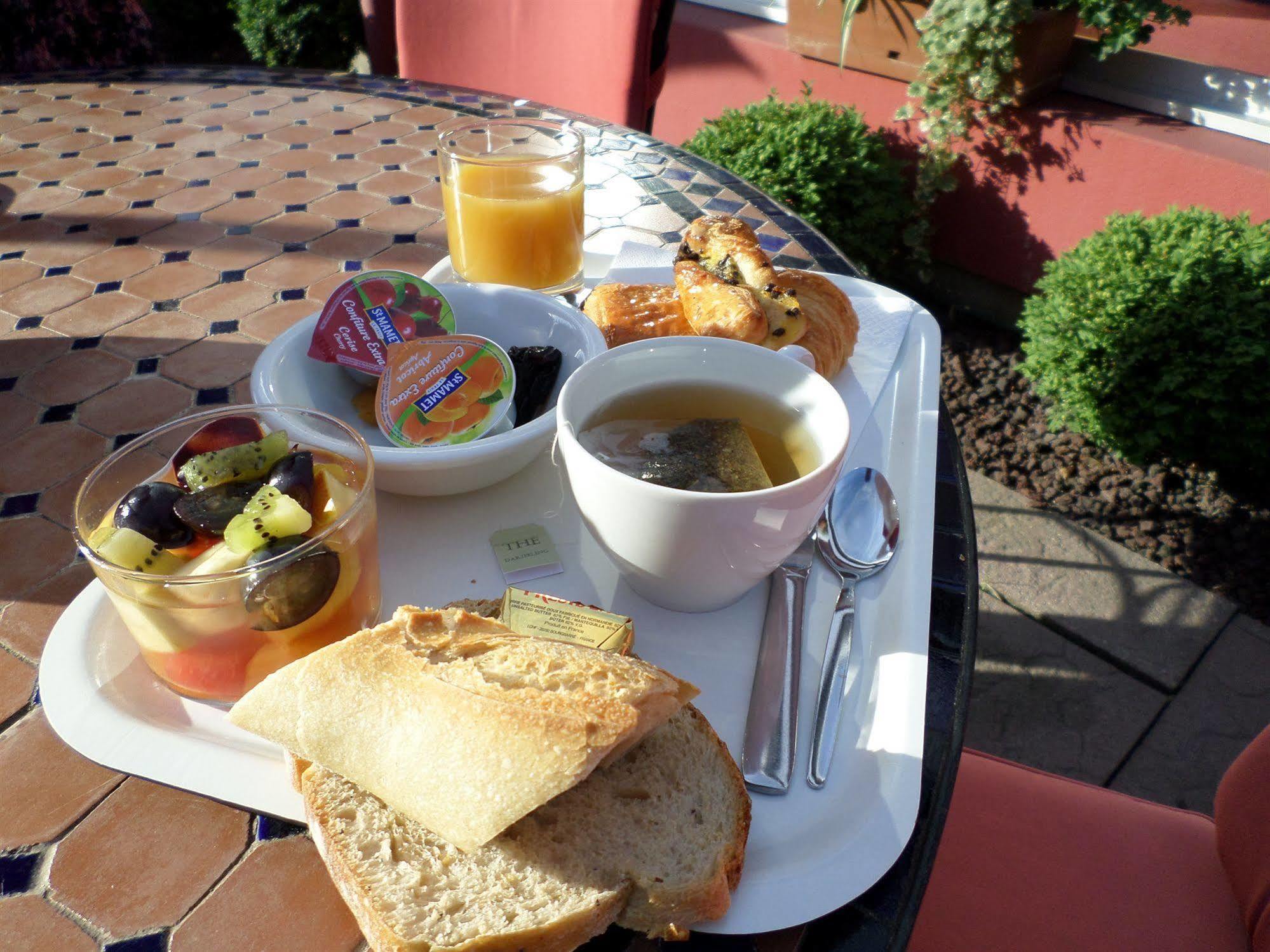 Logis Hotel Atrium Epinal Golbey Chavelot Esterno foto